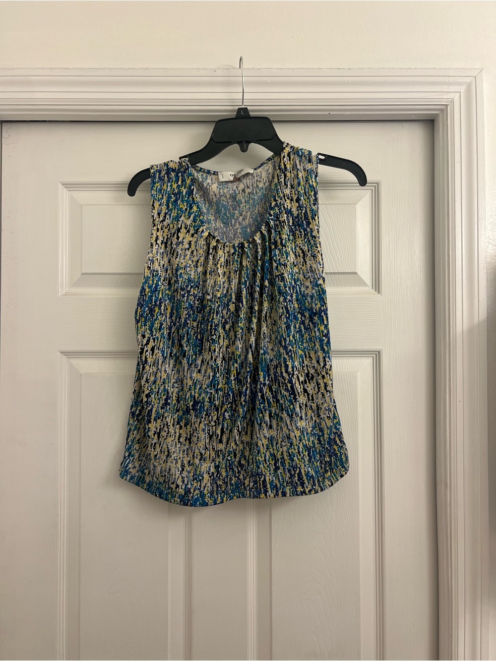 Jones Studio Sleeveless Scoop Neck Camisole in Blue, Green and Cream